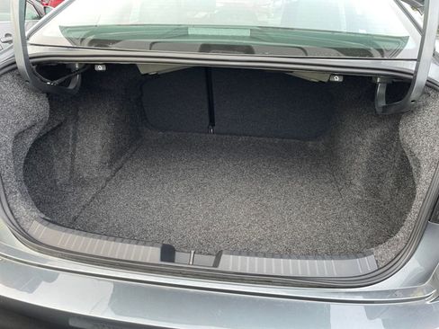 Used 2025 Volkswagen Jetta SE image 31