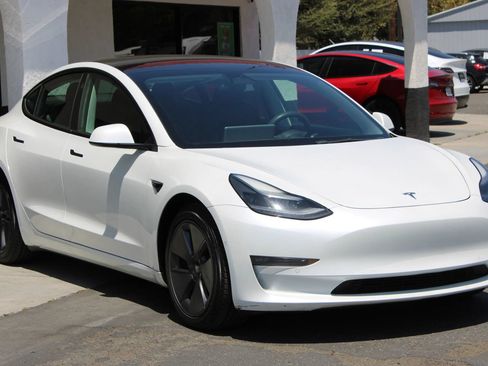 Used 2022 Tesla Model 3 Long Range AWD/4WD image 2