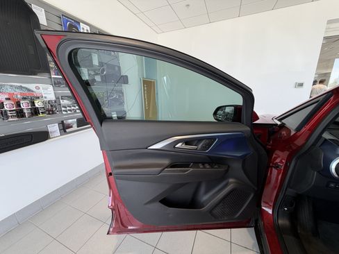 Used 2025 Chevrolet Equinox EV LT w/ Convenience Package II FWD image 10