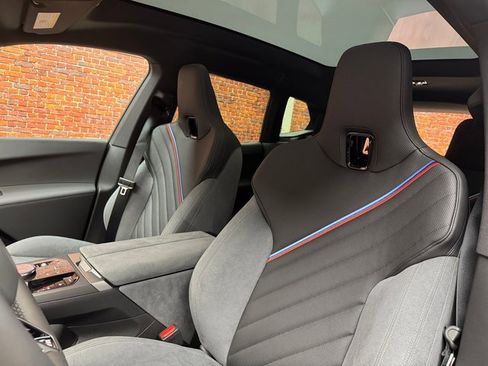 Used 2026 BMW iX xDrive60 w/ M Sport Package image 23