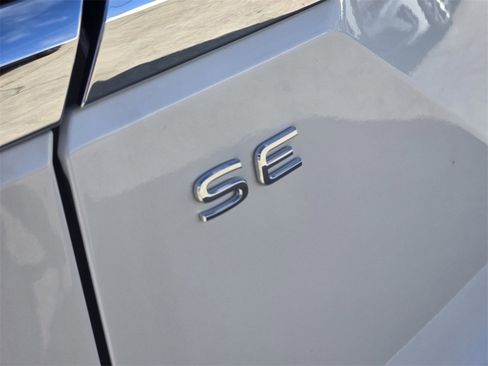 New 2026 Volkswagen Atlas SE image 8