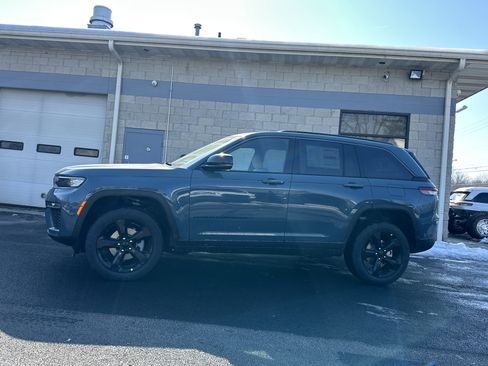 New 2026 Jeep Grand Cherokee Limited w/ Limited Altitude Package image 25