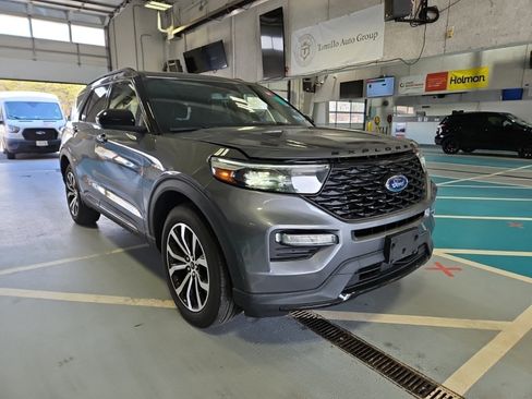 Used 2022 Ford Explorer ST-Line w/ Class IV Trailer Tow Package image 2