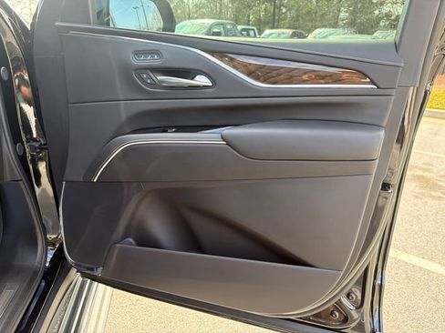 Used 2024 Cadillac Escalade Sport Platinum w/ LPO, ONYX Package image 14