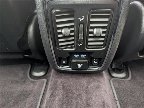 Used 2016 Jeep Grand Cherokee Limited w/ Luxury Group II AWD/4WD image 17