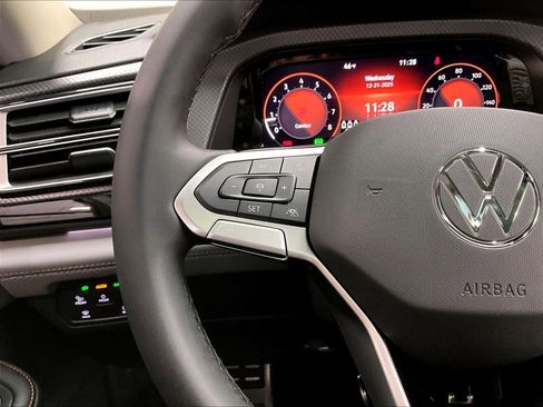 New 2026 Volkswagen Atlas Peak Edition image 17