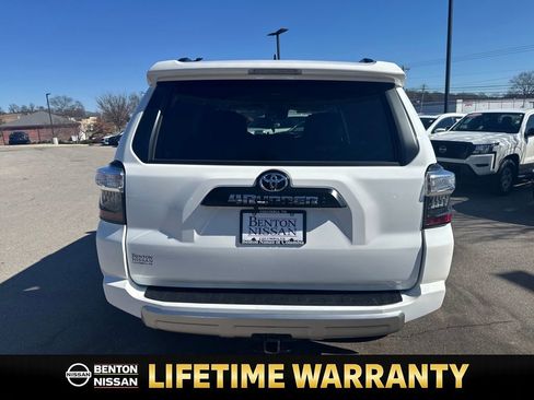 Used 2024 Toyota 4Runner TRD Off-Road Premium image 7