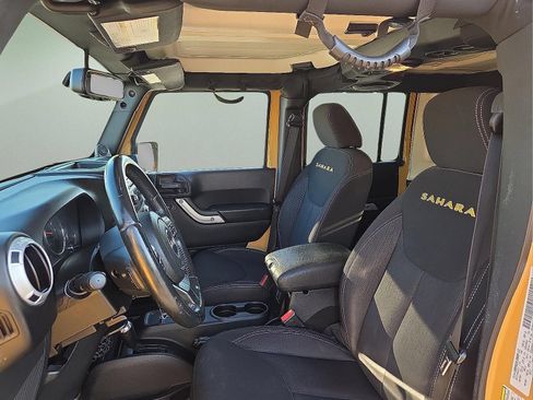 Used 2014 Jeep Wrangler Unlimited Sahara AWD/4WD image 13