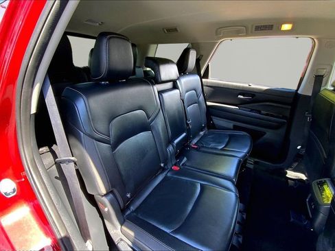 Used 2023 Nissan Pathfinder SL w/ Lighting Package (N92) AWD/4WD image 17