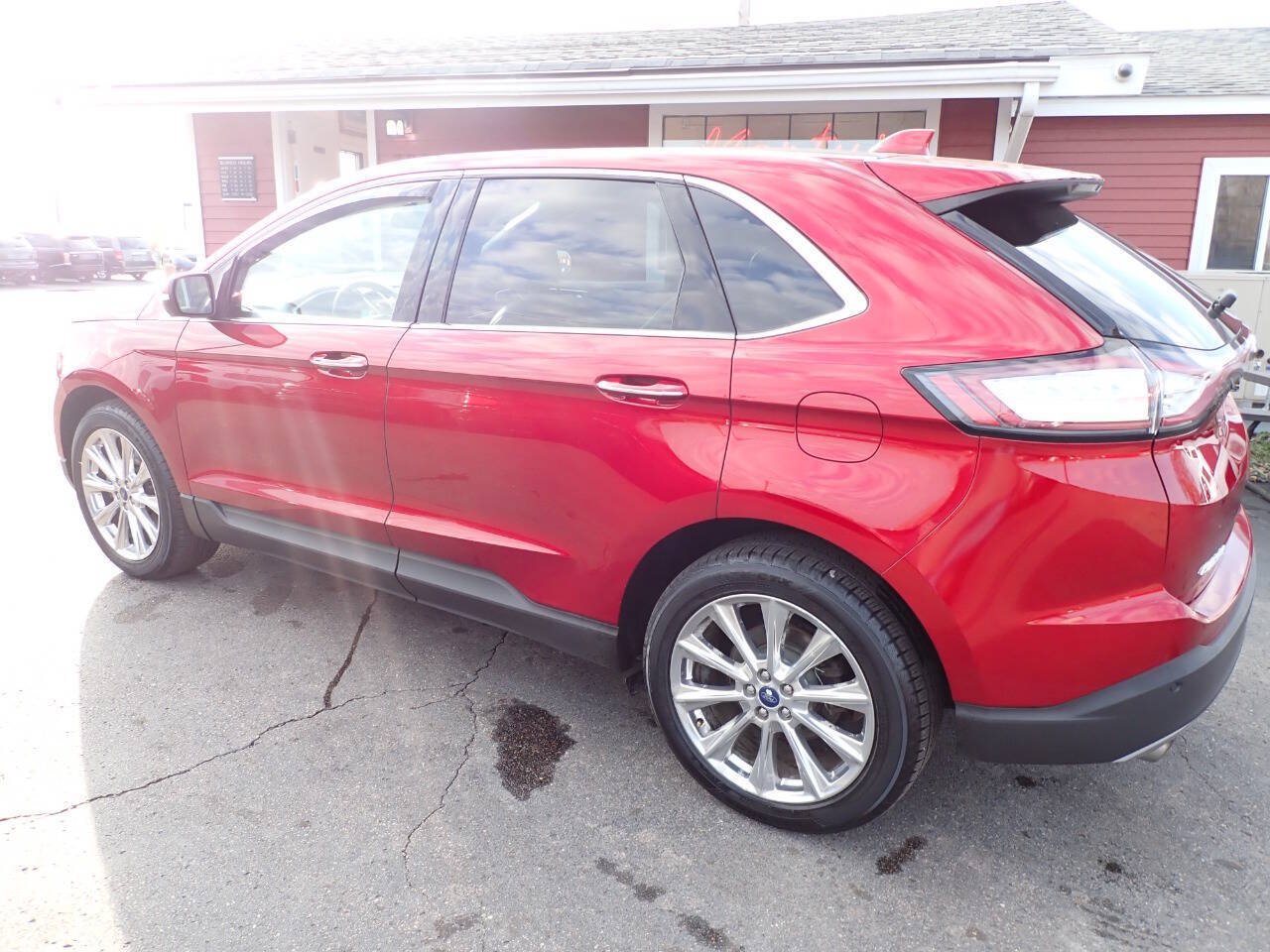 Used 2017 Ford Edge Titanium w/ Equipment Group 301A AWD/4WD image 4