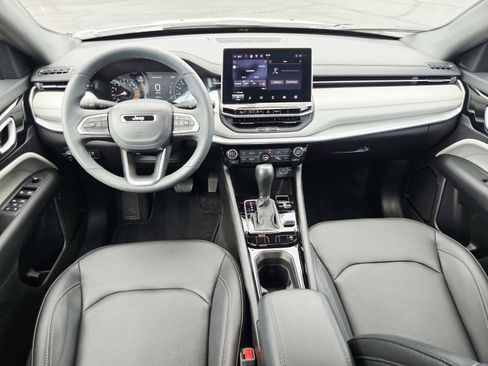 Used 2025 Jeep Compass Limited AWD/4WD image 10