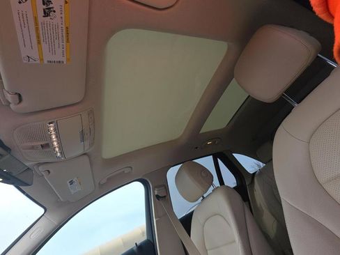 Used 2021 Mercedes-Benz GLC 300 4MATIC w/ Premium Package image 15