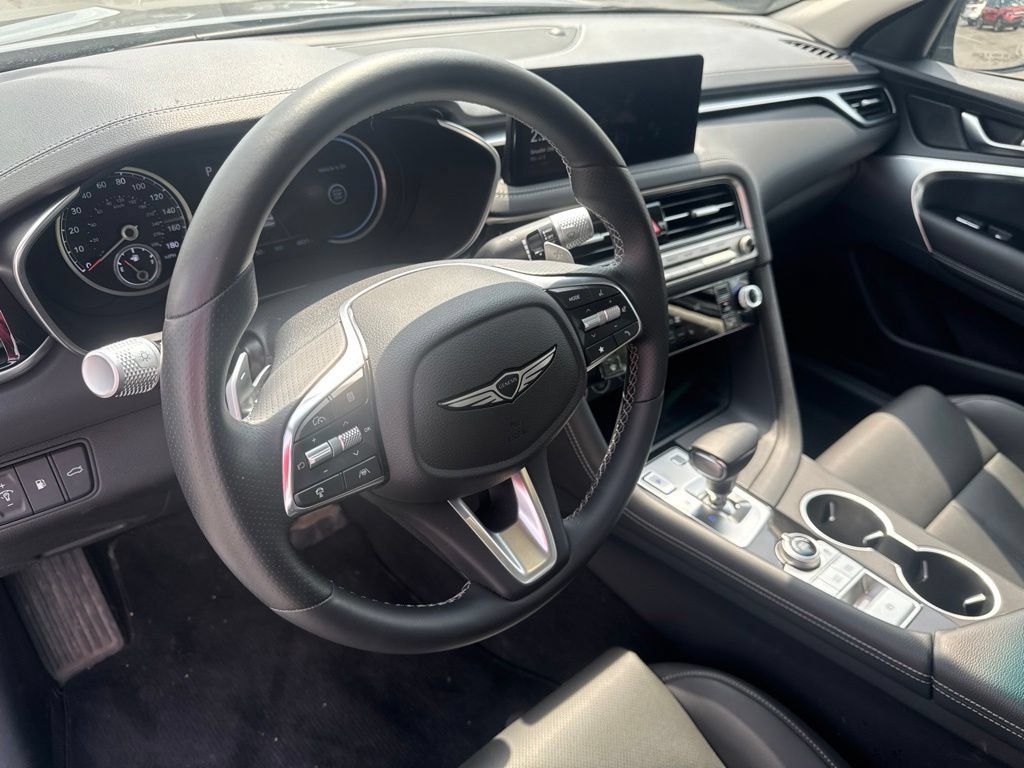 Used 2025 Genesis G70 2.5T AWD/4WD image 16