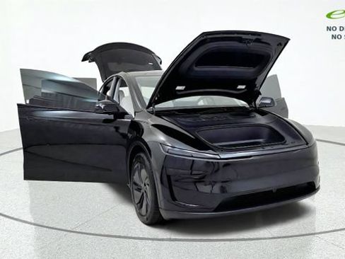 Used 2026 Tesla Model Y 2WD image 12