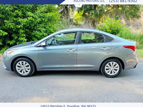 Used 2019 Hyundai Accent SE FWD image 2