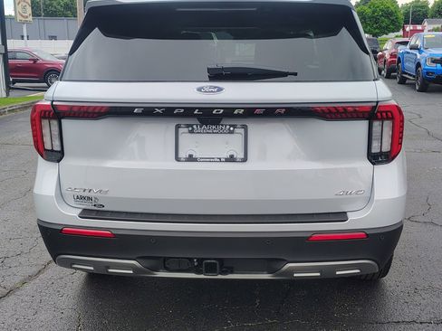New 2026 Ford Explorer Active w/ Active Comfort Package AWD/4WD image 3
