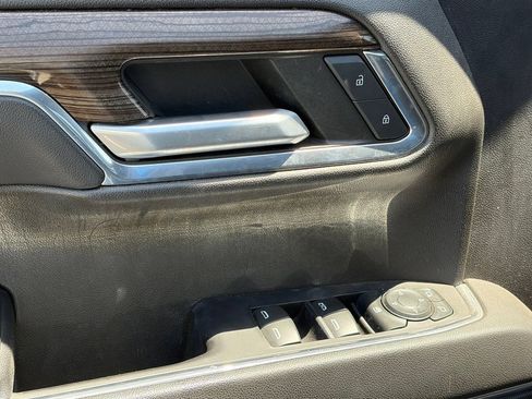 Used 2022 Chevrolet Silverado 1500 LT AWD/4WD image 7