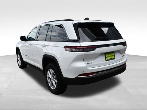 Used 2023 Jeep Grand Cherokee Limited AWD/4WD image 5