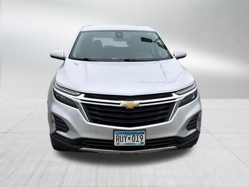 Used 2022 Chevrolet Equinox LT image 2