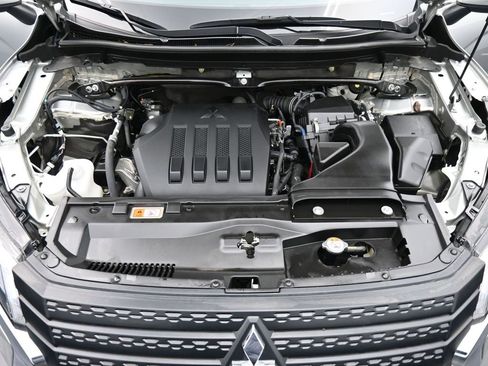 Used 2024 Mitsubishi Eclipse Cross SE image 15