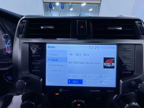 Used 2022 Toyota 4Runner SR5 Premium w/ Moonroof Package AWD/4WD image 26
