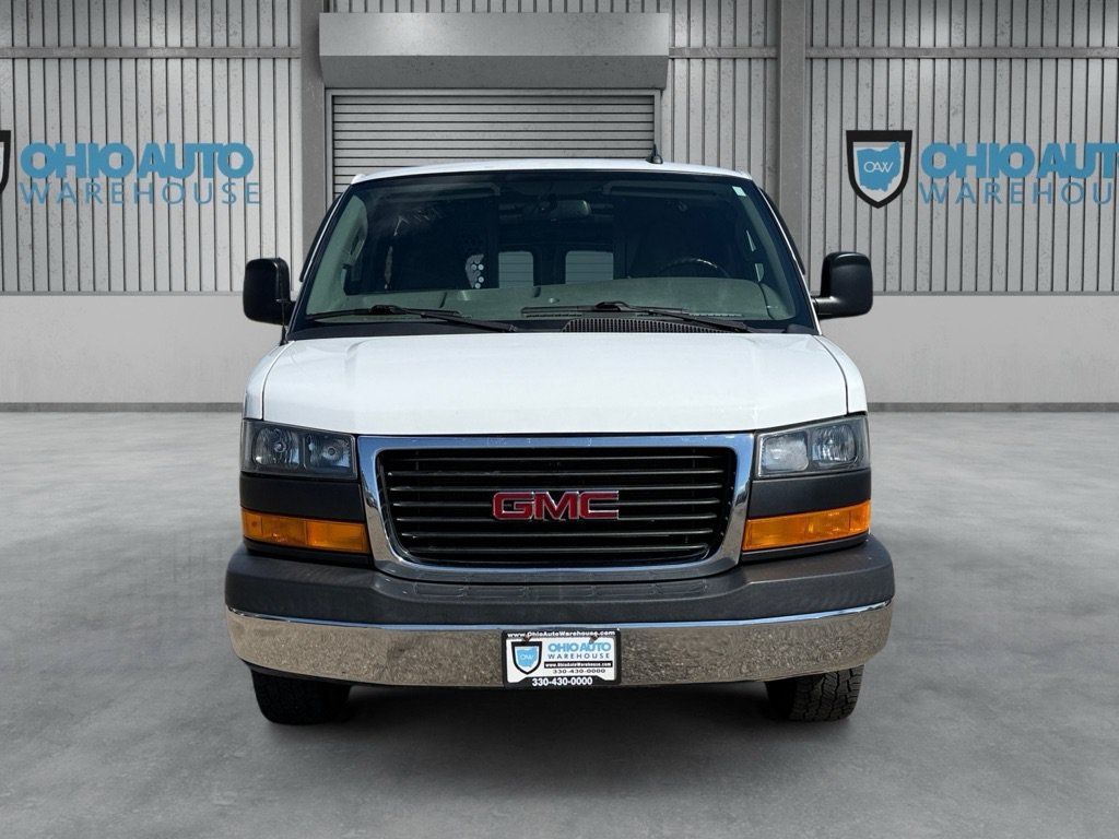 Used 2018 GMC Savana 2500 w/ Driver Convenience Package RWD image 2
