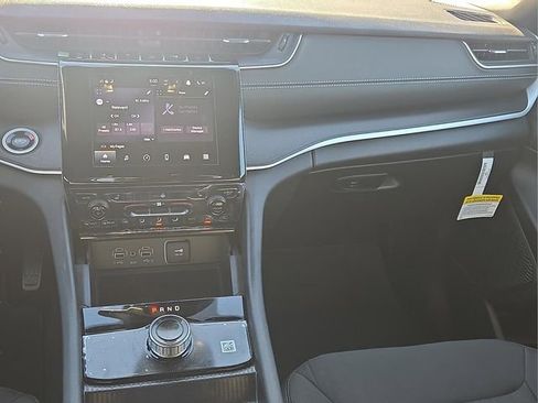 Used 2025 Jeep Grand Cherokee L Laredo w/ Luxury Tech Group I image 19