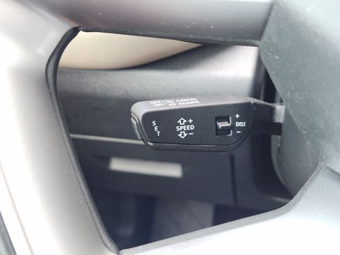 Used 2025 Audi Q5 Premium AWD/4WD image 24