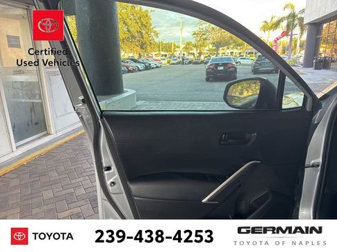 Used 2024 Toyota Corolla Cross LE image 17