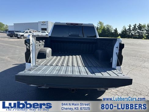 Used 2021 Chevrolet Silverado 1500 High Country w/ Technology Package image 22