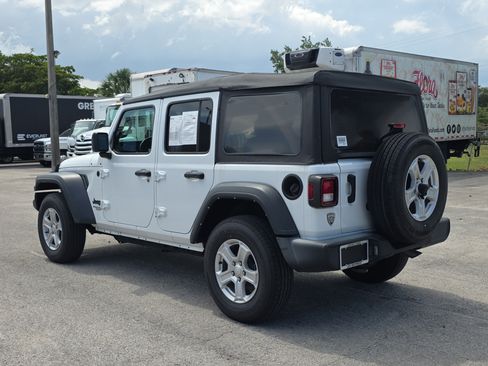 Used 2021 Jeep Wrangler Unlimited Sport AWD/4WD image 5