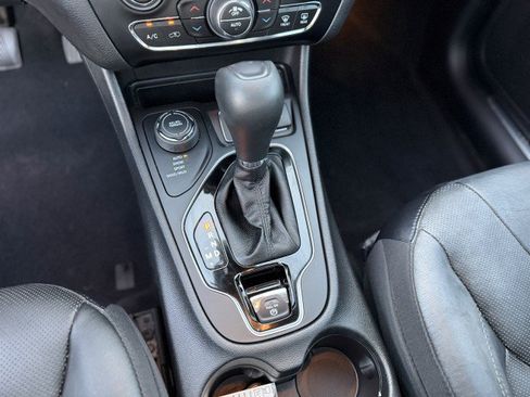 Used 2021 Jeep Cherokee Limited AWD/4WD image 20