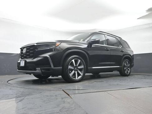 Used 2023 Honda Pilot Touring image 32