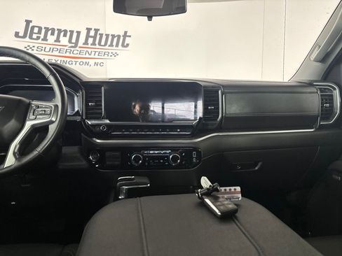 Used 2025 Chevrolet Silverado 1500 LT Trail Boss w/ Convenience Package II AWD/4WD image 22