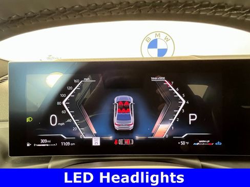 Certified 2025 BMW 330i xDrive Sedan w/ Convenience Package image 5