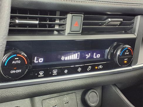 Used 2024 Nissan Rogue SV image 19