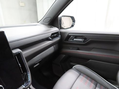 Used 2026 GMC Yukon XL AT4 Ultimate AWD/4WD image 28