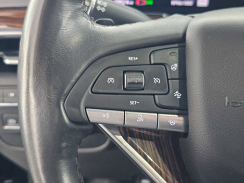 Used 2023 Cadillac Escalade Premium Luxury image 28