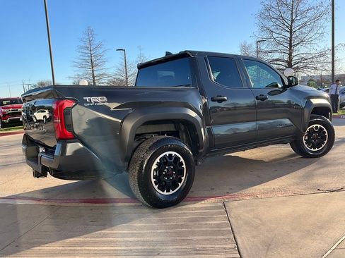 Used 2025 Toyota Tacoma TRD Off-Road image 6