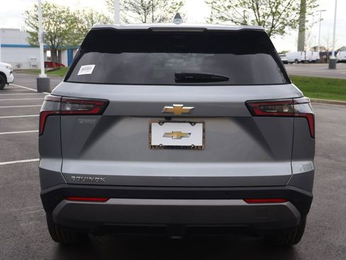 New 2026 Chevrolet Equinox LT w/ Convenience Package II FWD image 6