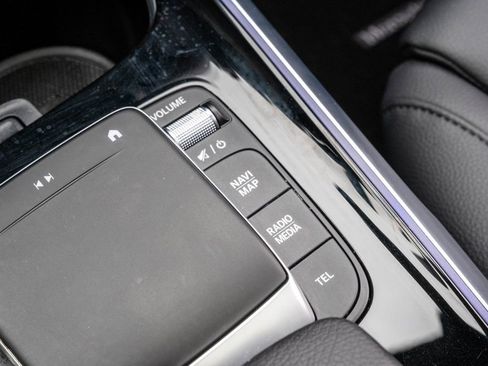 Used 2023 Mercedes-Benz EQB 350 4MATIC SUV image 23