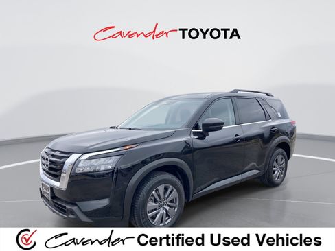 Used 2025 Nissan Pathfinder SV image 1