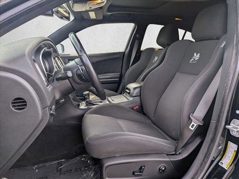 Used 2018 Dodge Charger R/T Scat Pack w/ Beats Audio Group RWD image 17