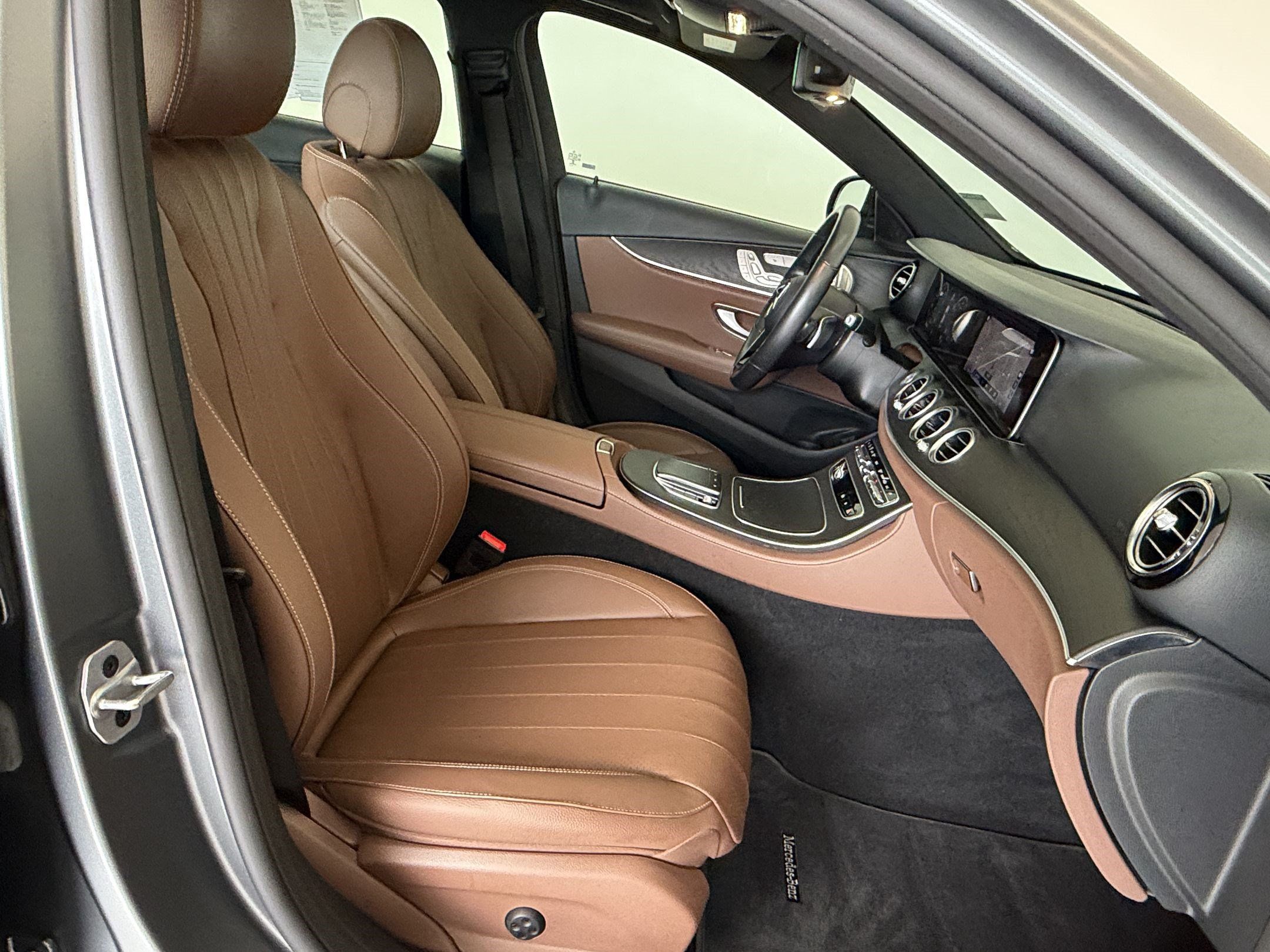 Used 2022 Mercedes-Benz E 350 4MATIC Sedan image 25