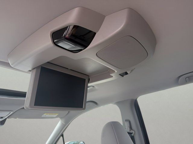 Used 2021 Honda Pilot Touring image 12