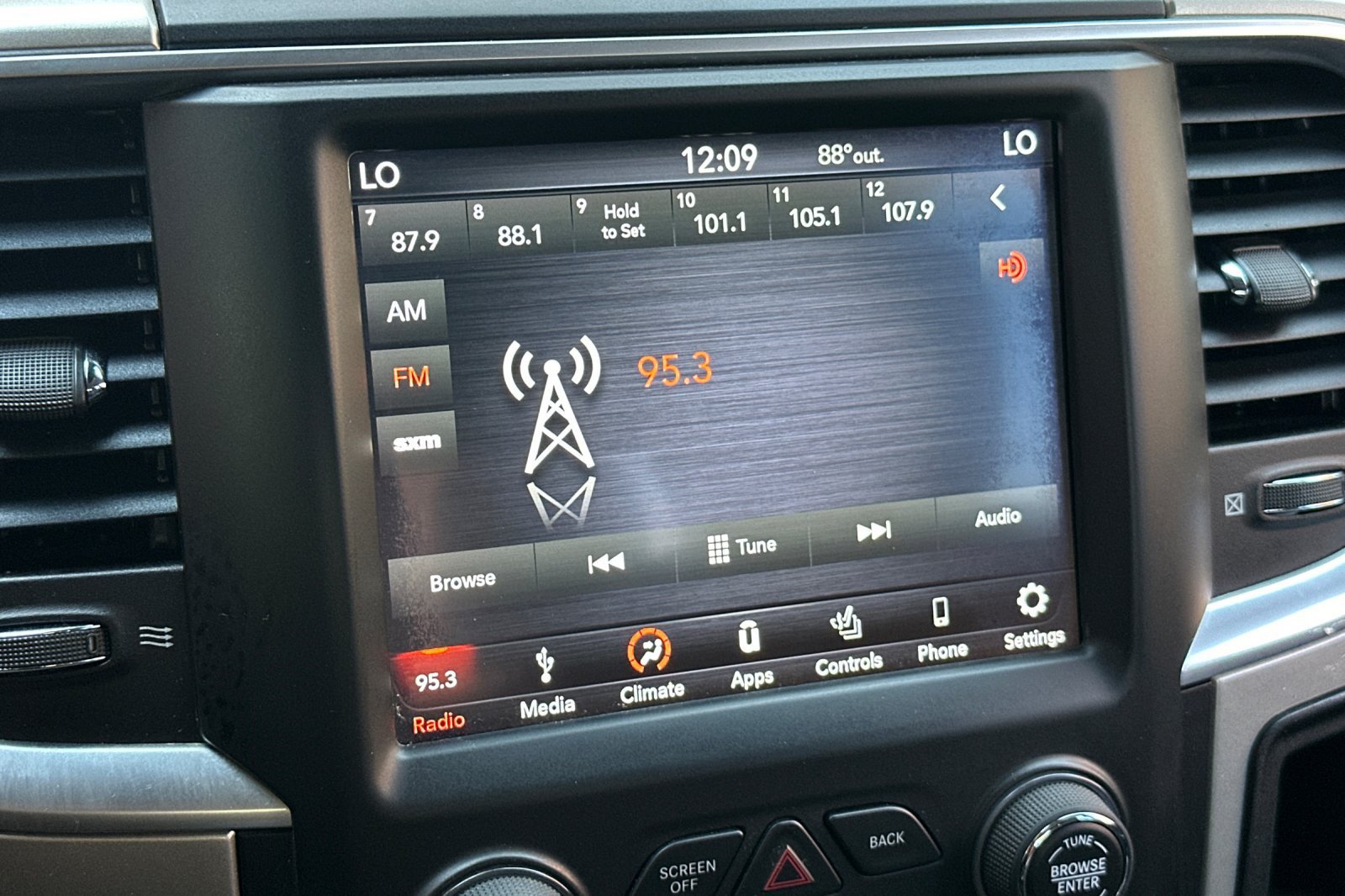 Used 2019 RAM 1500 Big Horn AWD/4WD image 17