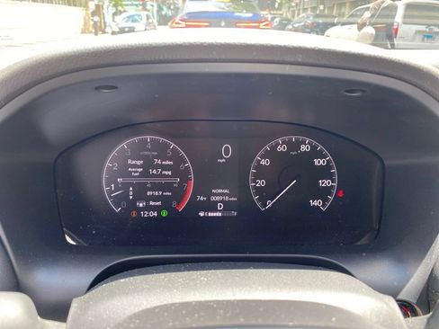 Used 2023 Honda HR-V LX image 3