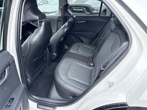 Certified 2025 Kia Niro SX Touring image 17
