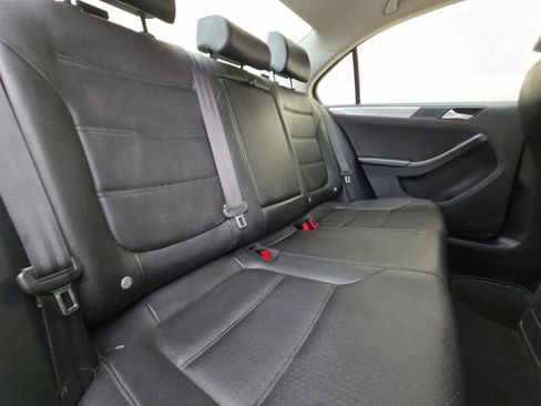 Used 2017 Volkswagen Jetta SE FWD image 15