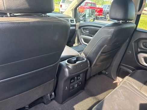 Used 2019 Nissan Titan PRO-4X AWD/4WD image 38